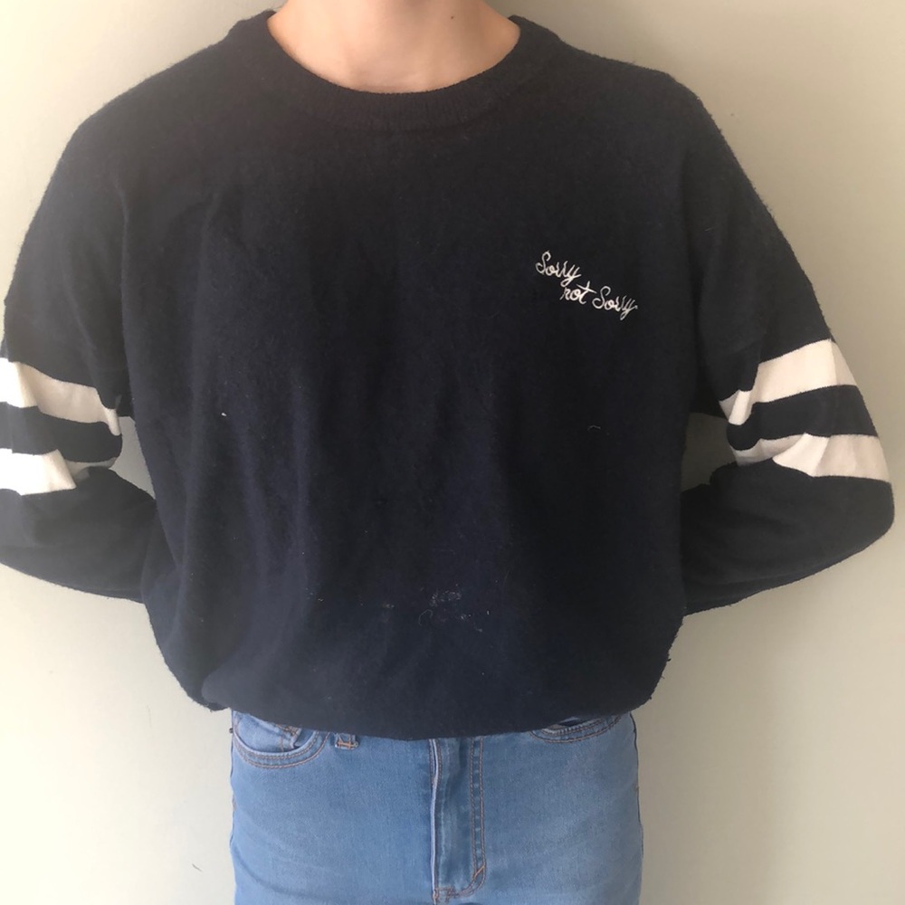 Thin sweater